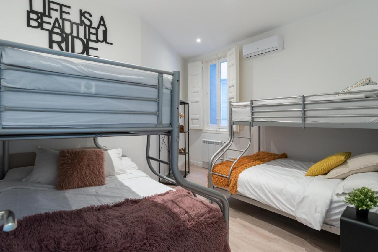 Plaza Mayor Groups By Monaro***** Madrid Exterior photo