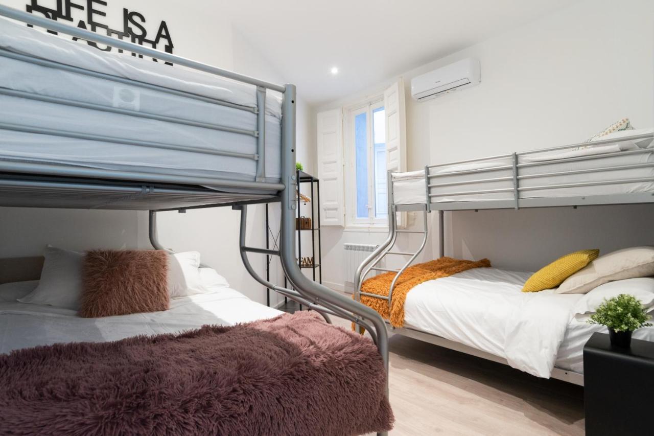 Plaza Mayor Groups By Monaro***** Madrid Exterior photo